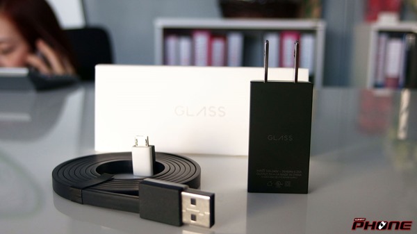 Google-Glass-unbox-003