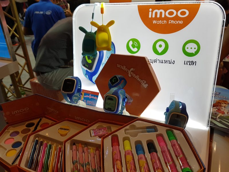 imoo นาฬิกาสำหรับเด็กที่ใส่ซืมเป็นโทรศัพท์ได้ และแจ้งเหตุฉุกเฉินไปหาพ่อแม่ได้ทันที ลองเล่นได้ที่บูธของ TG fone