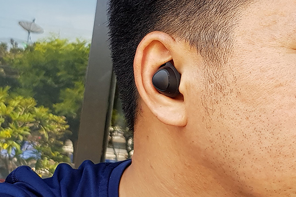 review Samsung Gear IconX (2018)