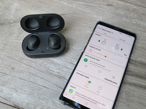 review Samsung Gear IconX (2018)