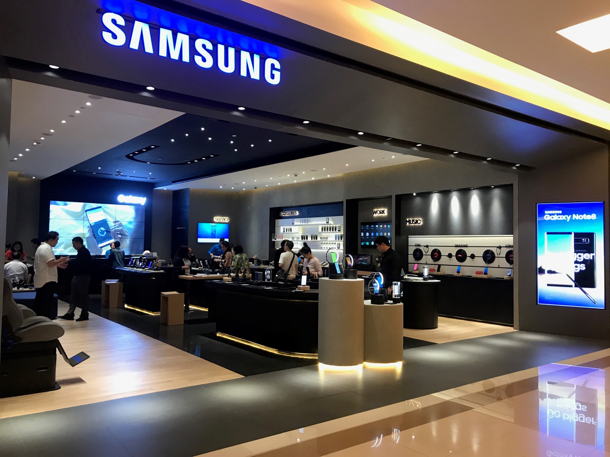 Samsung Experience Store 019
