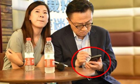 Samsung CEO with Galaxy Note 9