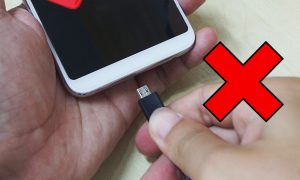 เสียบ micro USB ผิดด้าน