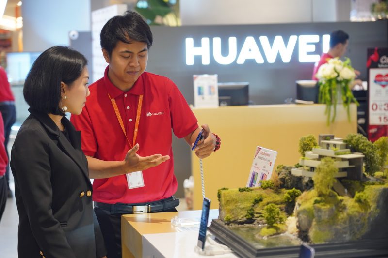 Huawei Experience Store ICONsiam