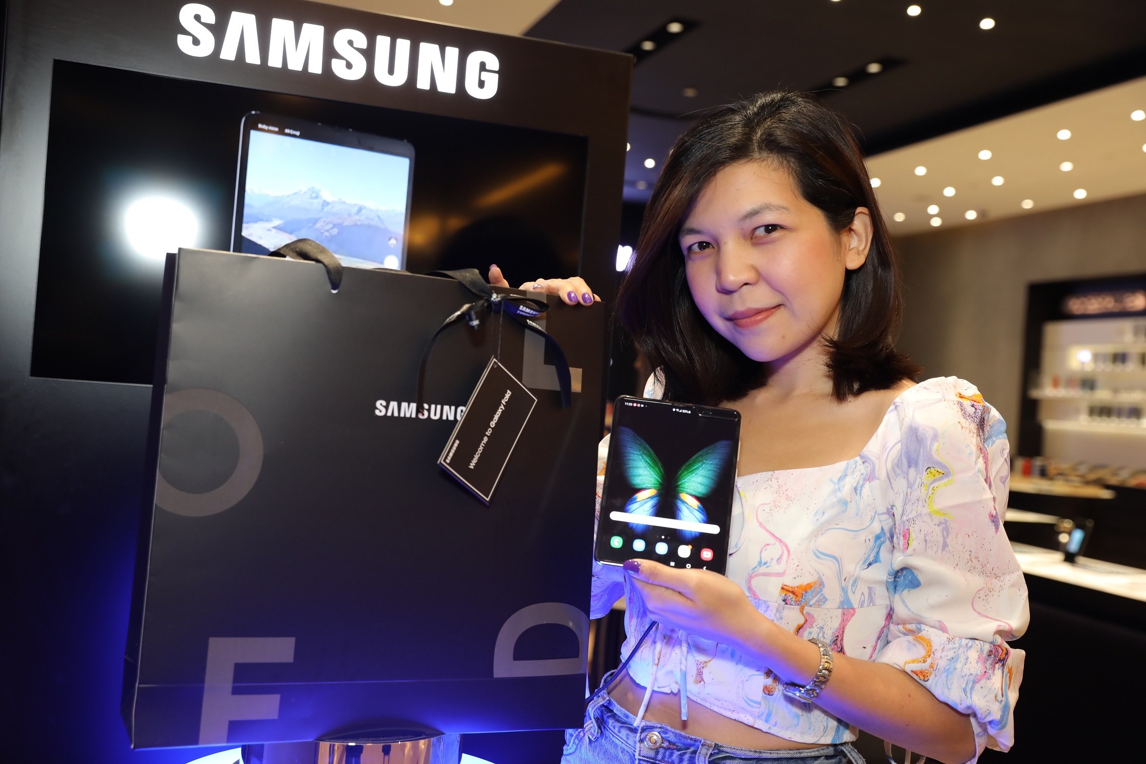 Samsung Galaxy Fold Be the first in thailand