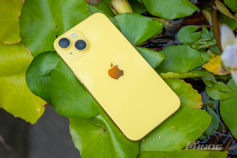 Apple iPhone 14 Yellow-26